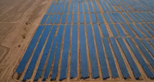 Optymalna częstotliwość czyszczenia farm fotowoltaicznych — jak ją ustalić?